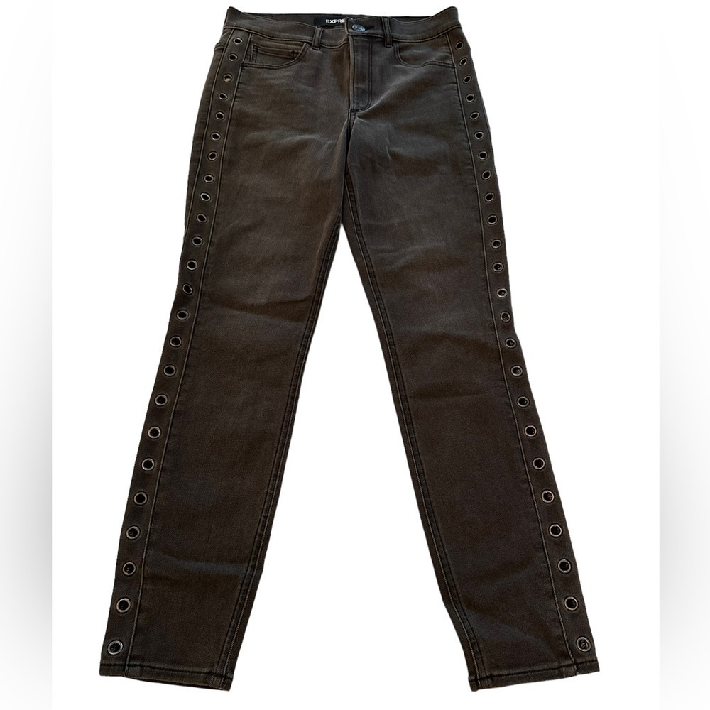 Express NWT Mid Rise Gray Legging Jeans with Grommets SHORT inseam